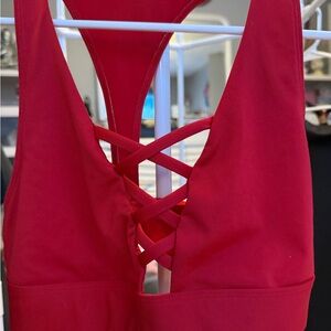 VS PINK ULTIMATE Sports Bra With Crisscross Back